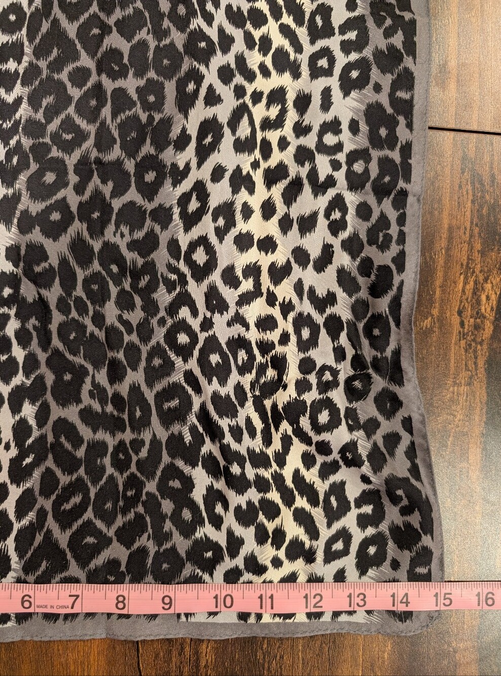 Ann Taylor Leopard Print Silk Scarf in Black ,Gray White .100%silk,Made In Japan - Picture 5 of 5